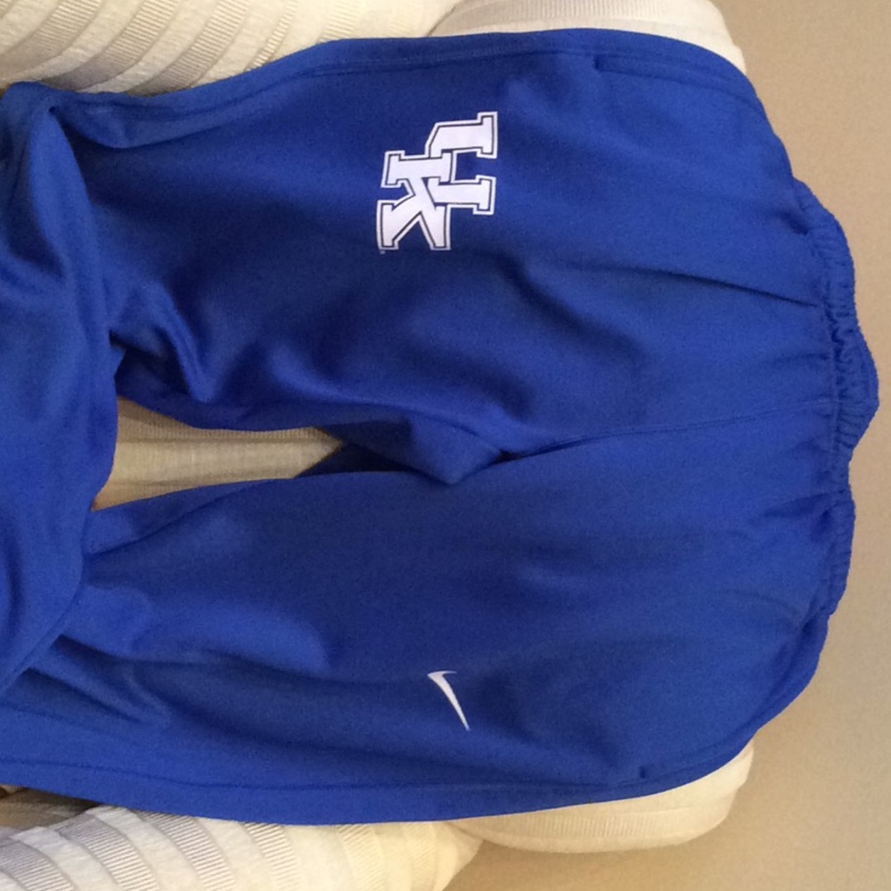 Nike U Kentucky sweats. Size L